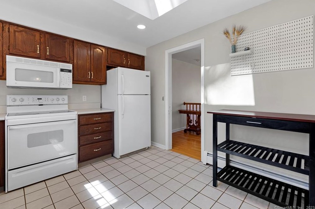 65 Barnshed Ln, Guilford CT  06437-1109 exterior