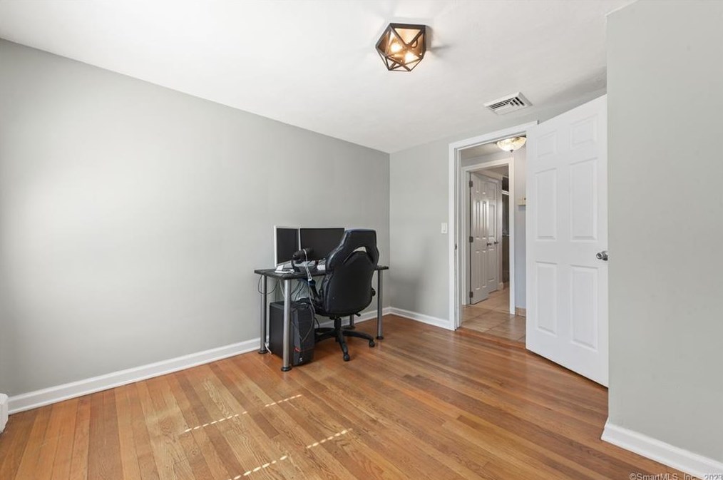 8 Lewis Dr, Watertown CT  06779-2014 exterior