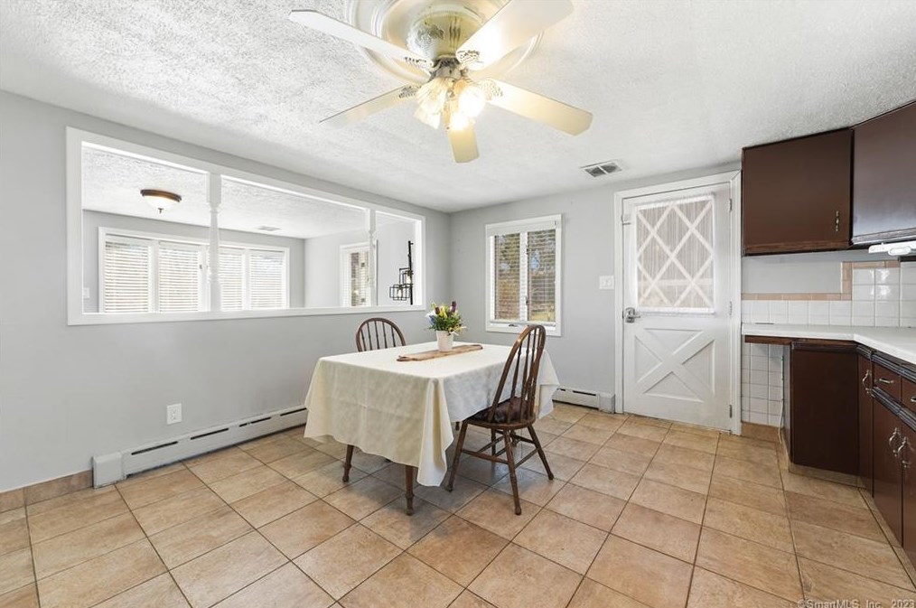 8 Lewis Dr, Watertown CT  06779-2014 exterior