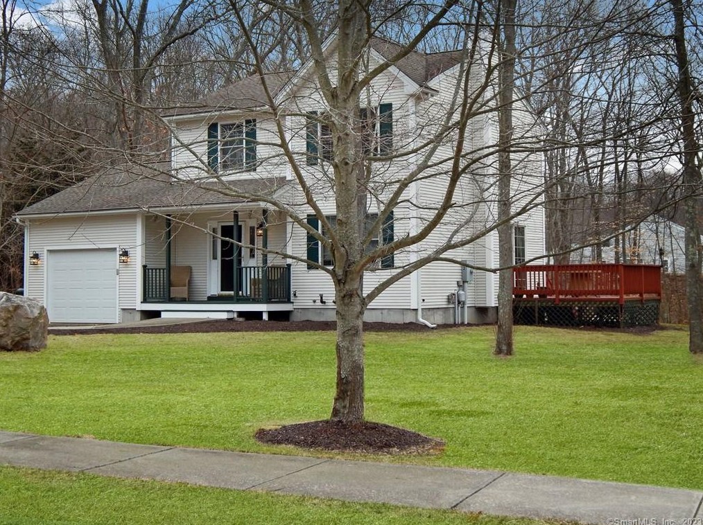 52 Great Brook Rd, Groton, CT 06340