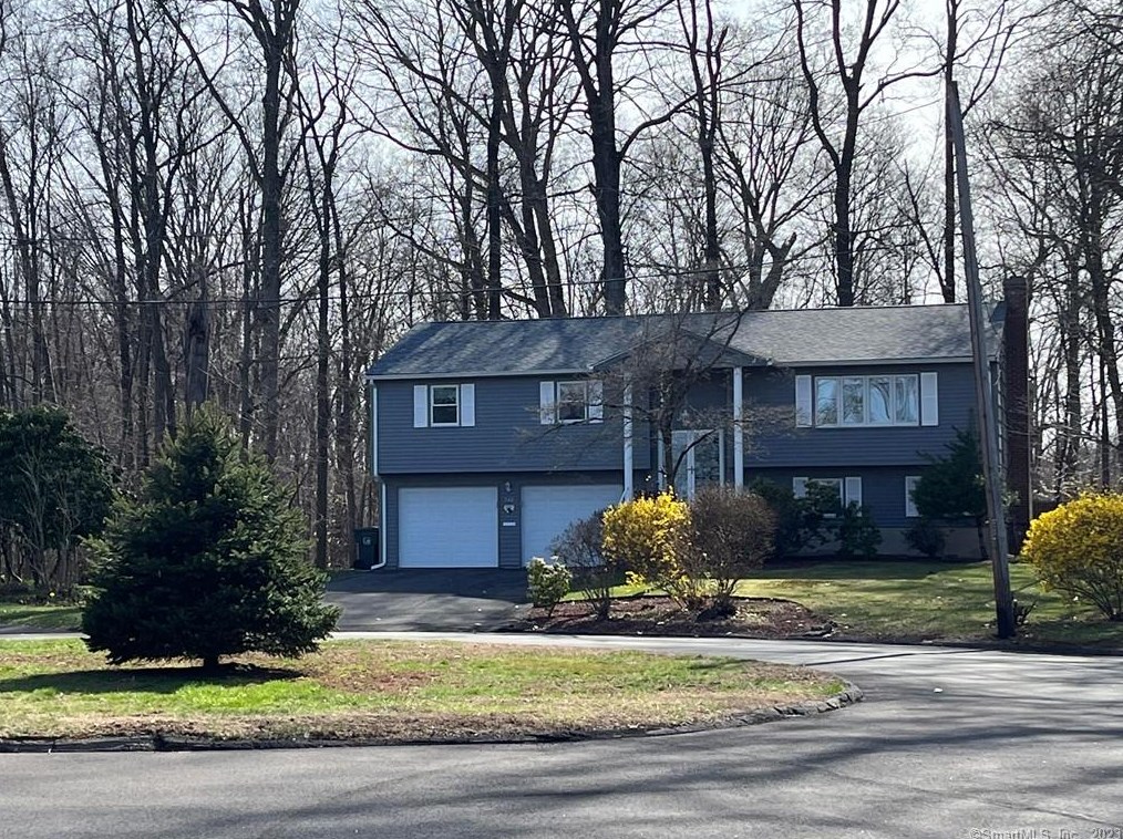 162 Jeffrey Ln, Hartford, CT 06111-1621