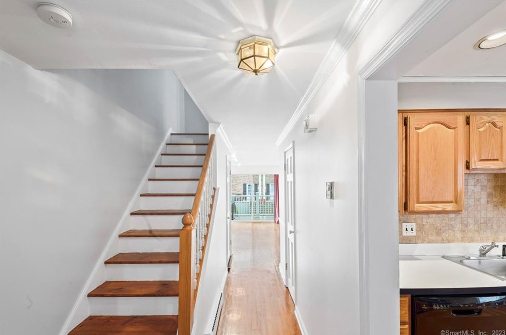 26 Weed Hill Ave #apt J, Stamford, CT 06907