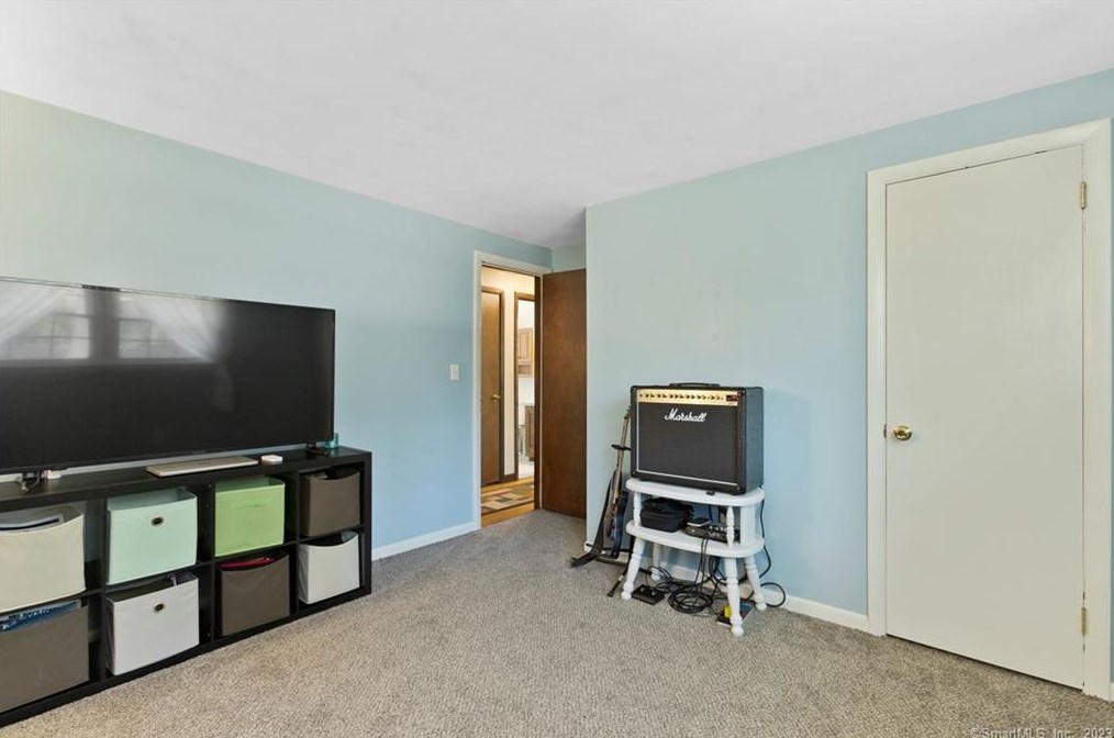 384 Crystal Lake Rd, Tolland CT  06084-2101 exterior