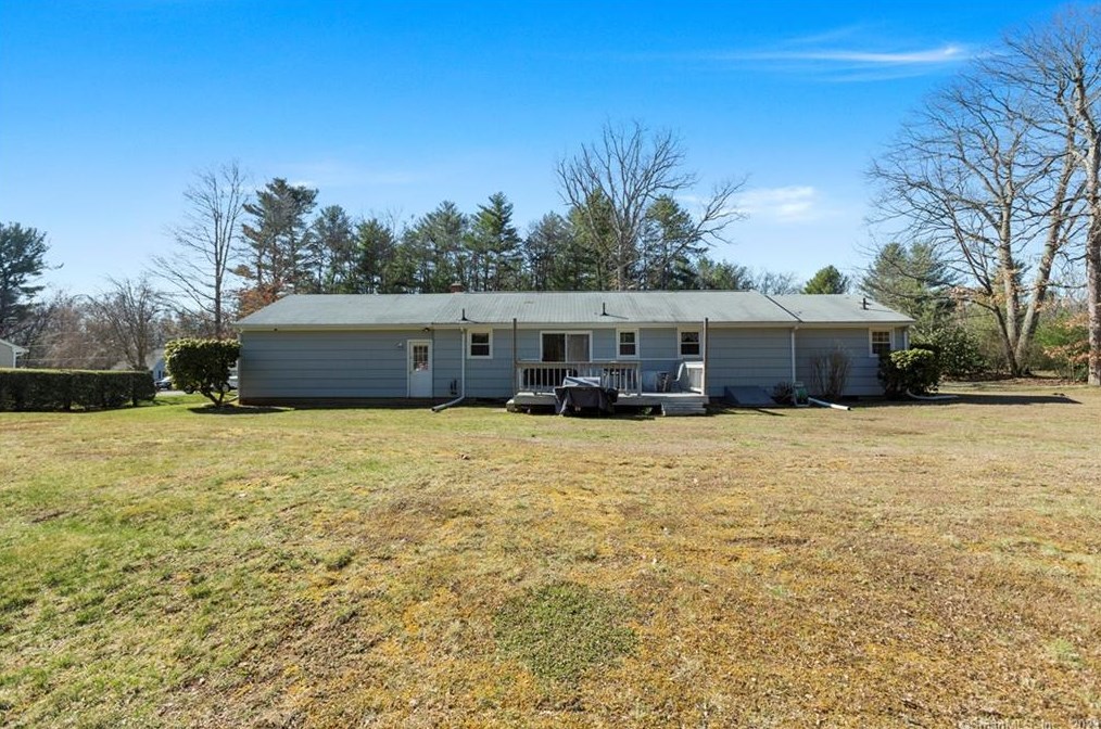 384 Crystal Lake Rd, Tolland CT  06084-2101 exterior