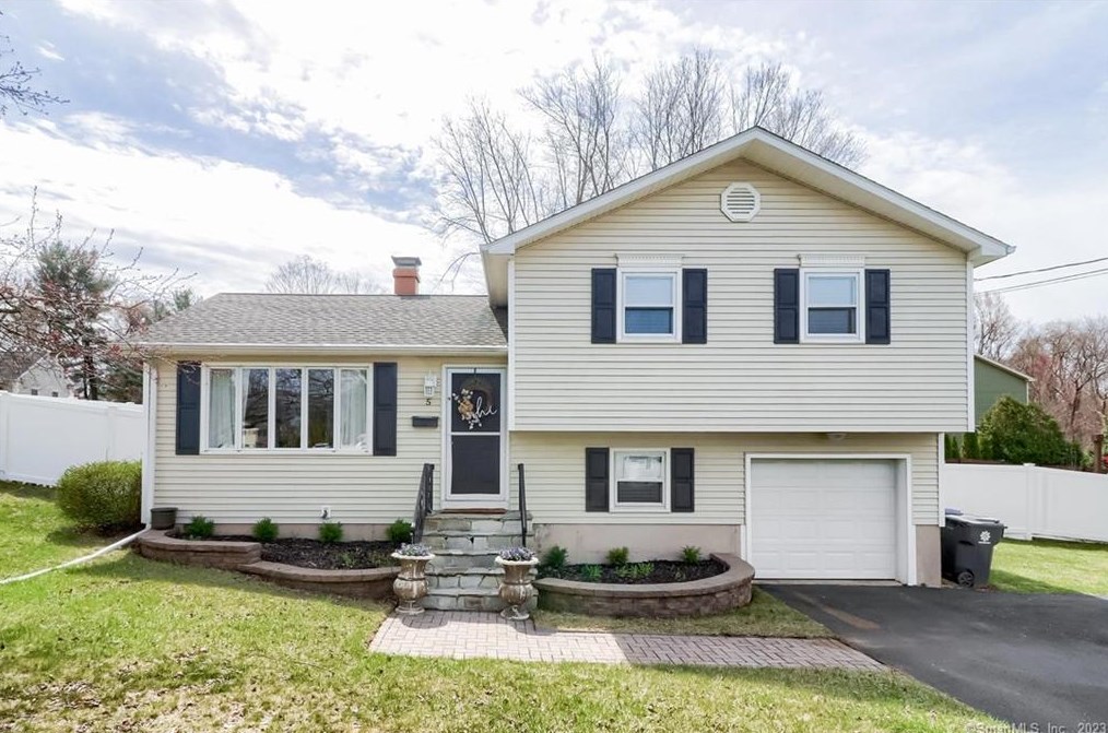 5 Marlene St, Bristol, CT 06010