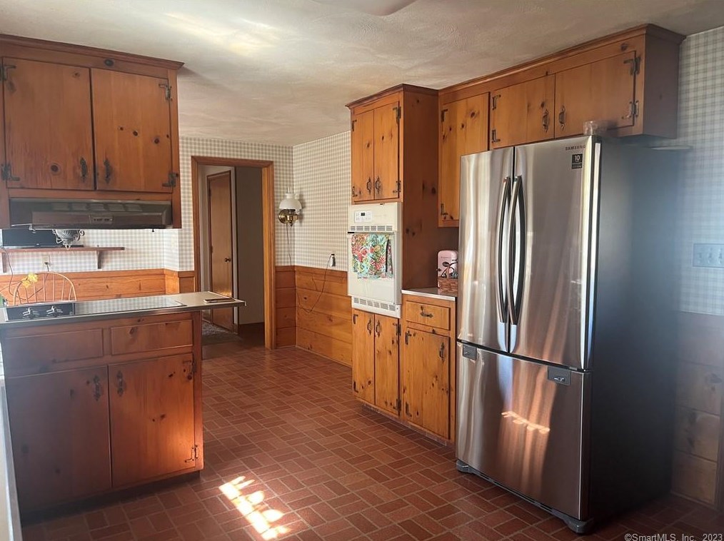 368 Oak St, Manchester, CT 06040