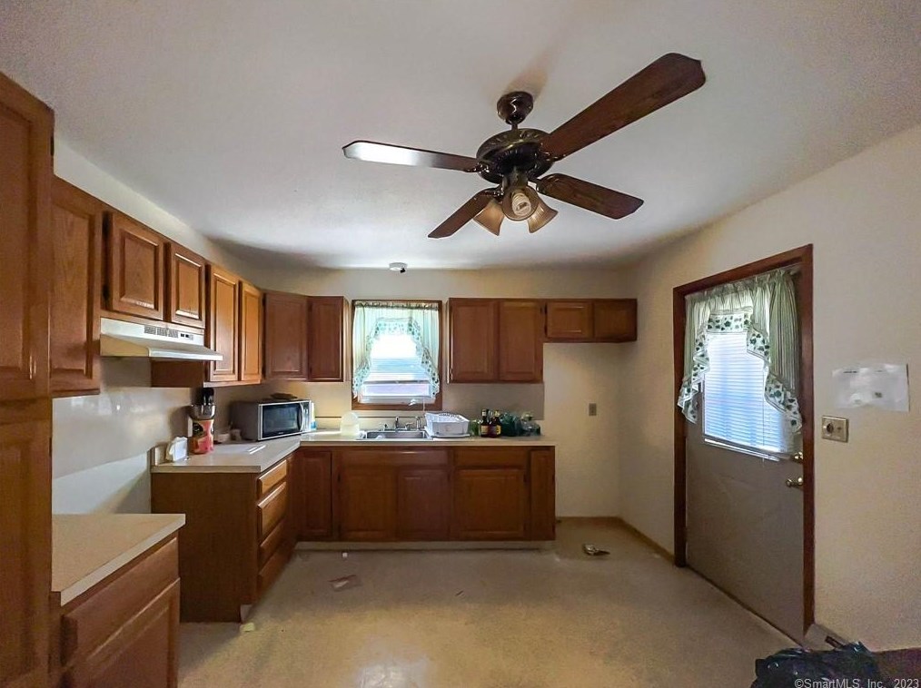 80 Rockaway Ave, Waterbury, CT 06705