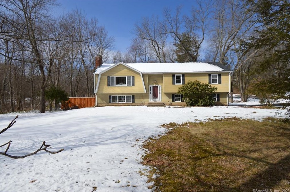 4 Tower Dr, Simsbury, CT 06070