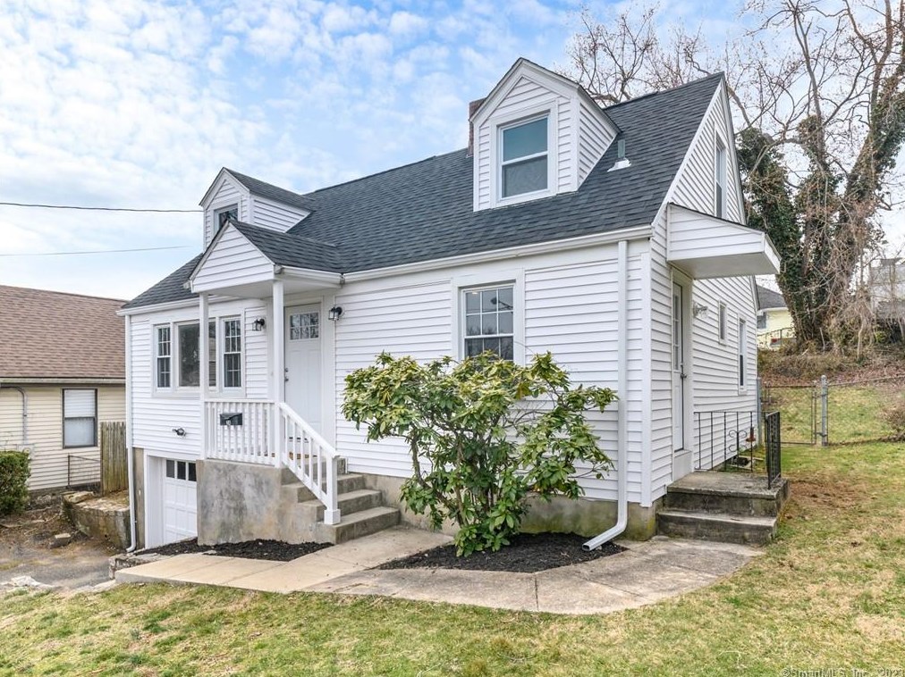24 Cantwell Ave, Stamford, CT 06905