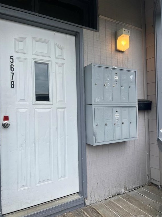 171 Garfield Ave #8, United States Coast Guard Ac, CT 06320