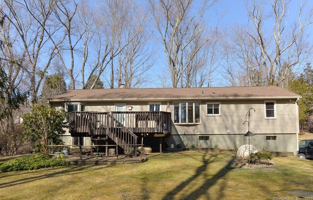 4 Alder Ln, Sandy Hook, CT 06482