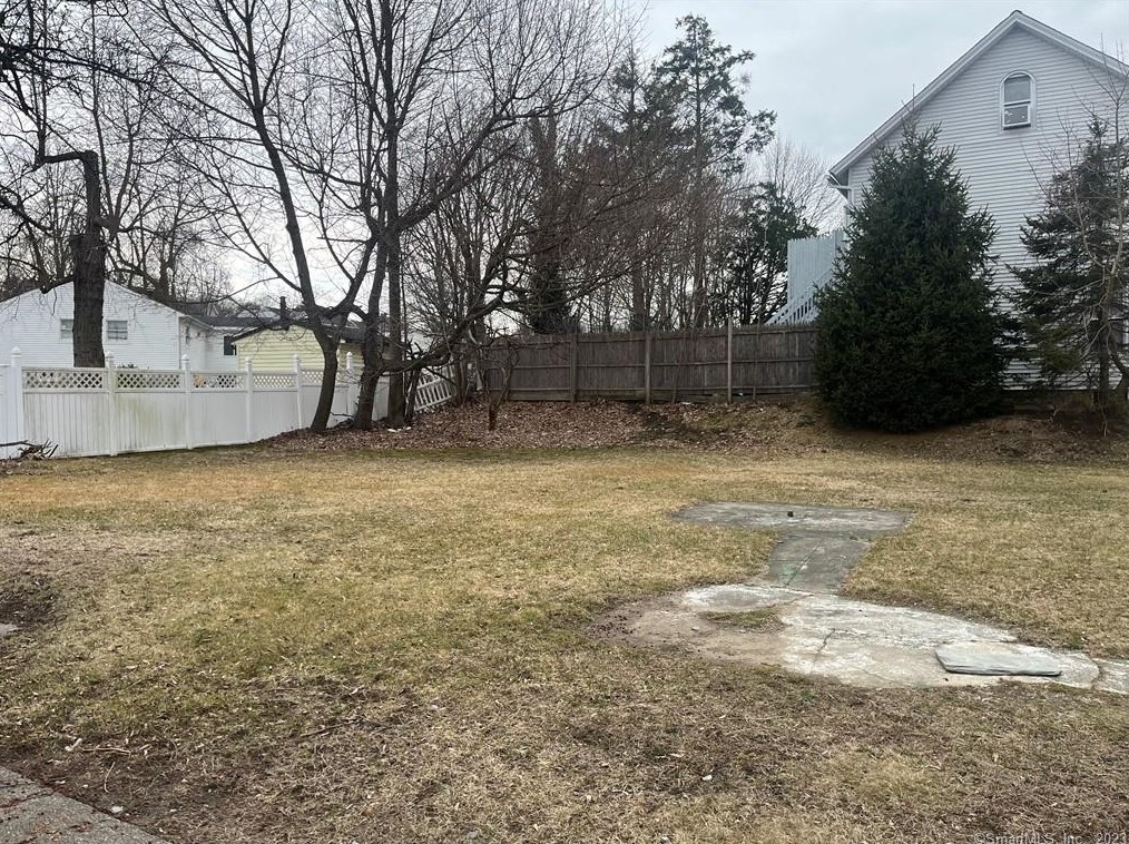 82 South St, Danbury, CT 06810