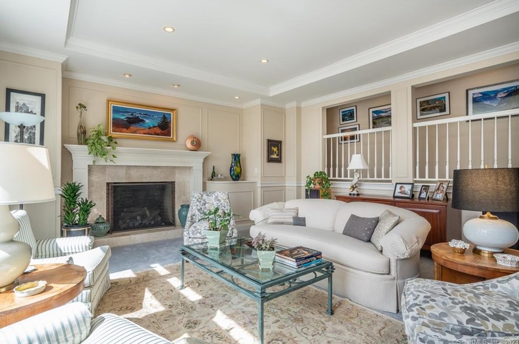 17 Mtn Ter Rd, Hartford CT 06107-1531 exterior