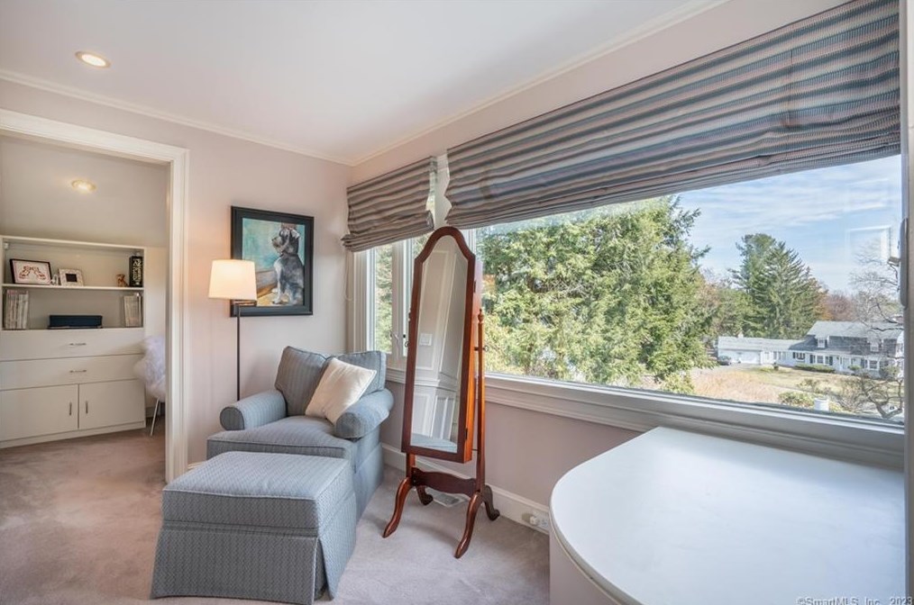 17 Mtn Ter Rd, Hartford CT 06107-1531 exterior