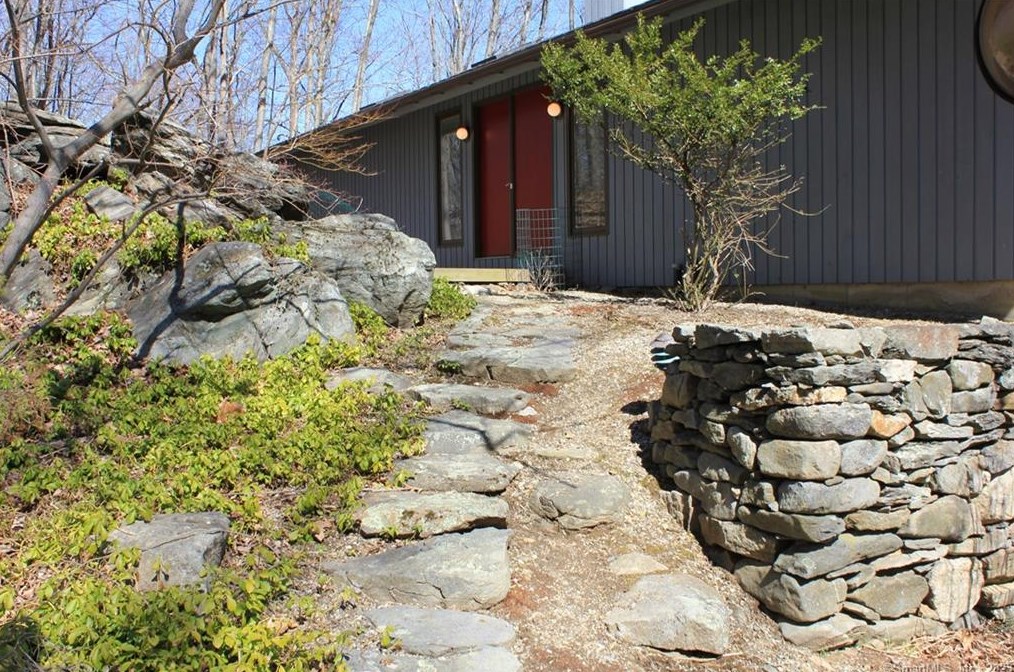 306 Florida Hill Rd, Ridgefield, CT 06877