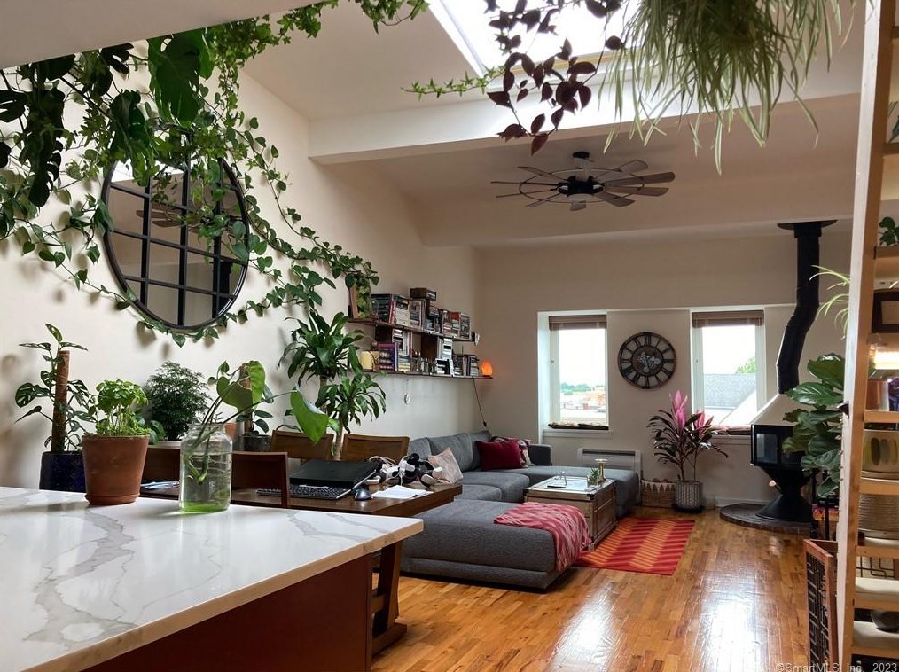 42 S Main St #302, Norwalk, CT 06854