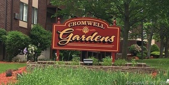 2309 Cromwell Hills Dr, Cromwell CT  06416-1866 exterior