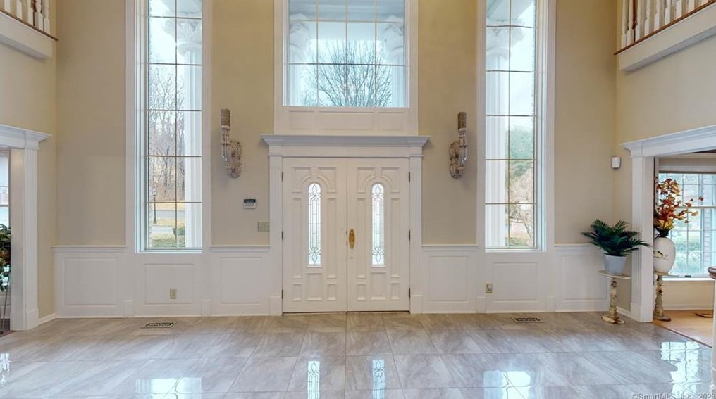 5 Rogers Rd, Waterbury, CT 06716