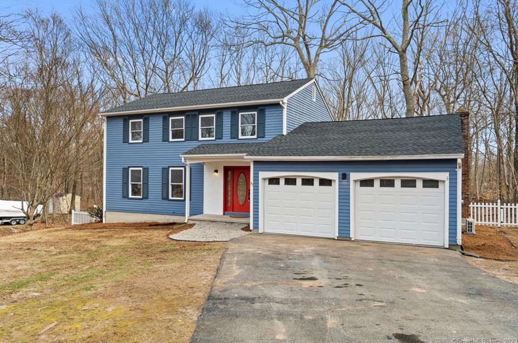 35 Barton Ln, Gales Ferry, CT 06339