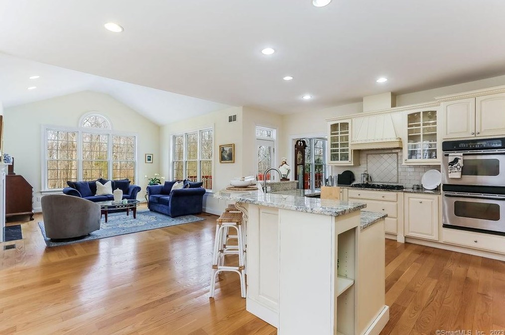 212 Horizon Ln, Glastonbury, CT 06033