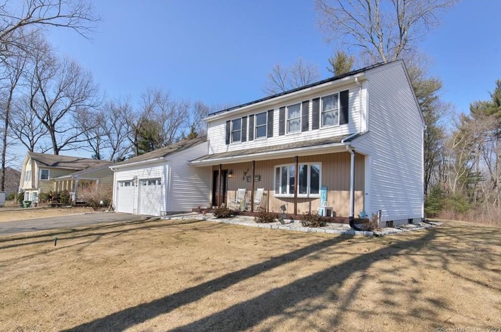 18 Oxford Ln, Windsor, CT 06095