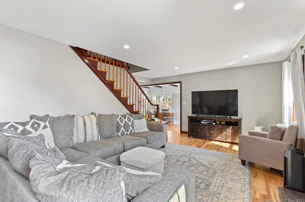6 Jones Rd, Wallingford, CT 06492