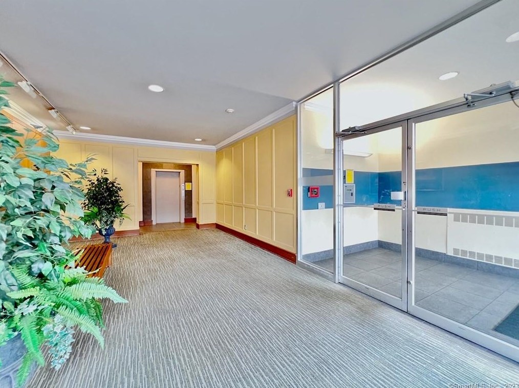 140 Grove St #5j, Stamford, CT