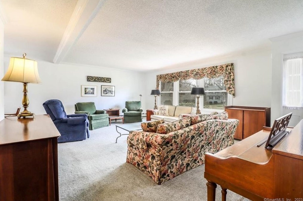 28 Meetinghouse Ter, Northville CT  06776-5118 exterior