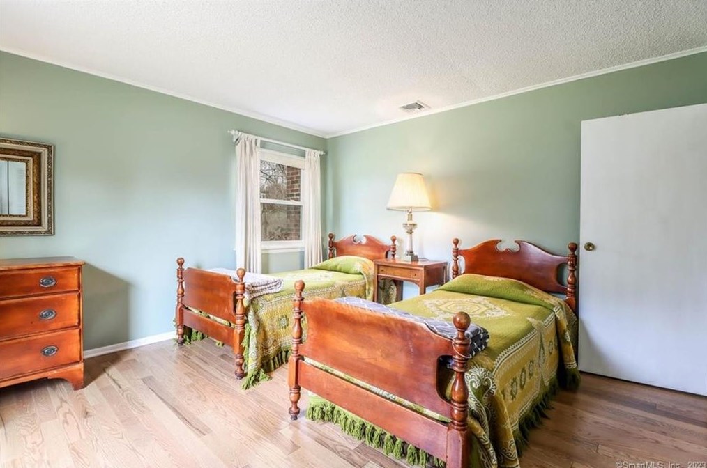 28 Meetinghouse Ter, Northville CT  06776-5118 exterior