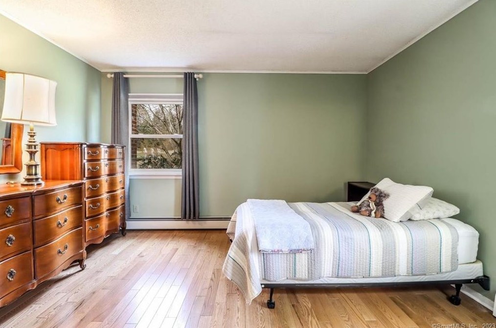 28 Meetinghouse Ter, Northville CT  06776-5118 exterior