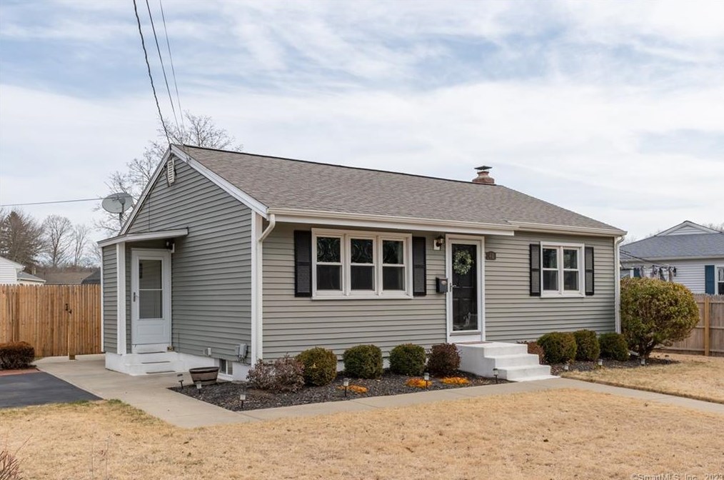 40 Mackenzie, Waterford, CT 06385