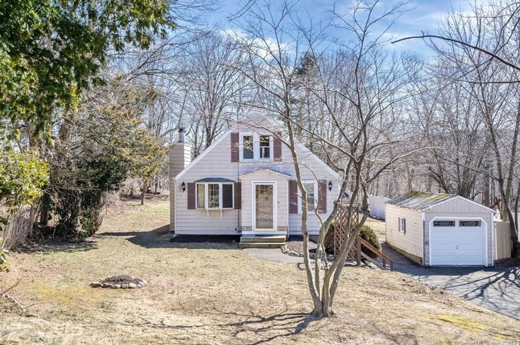 77 Candee Rd, Union City, CT 06770