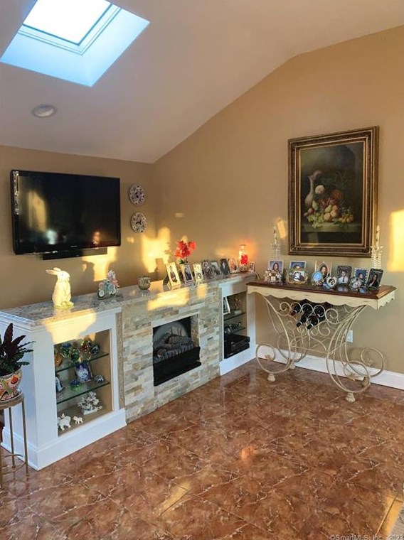 80 Tupper Dr, Stamford, CT 06902