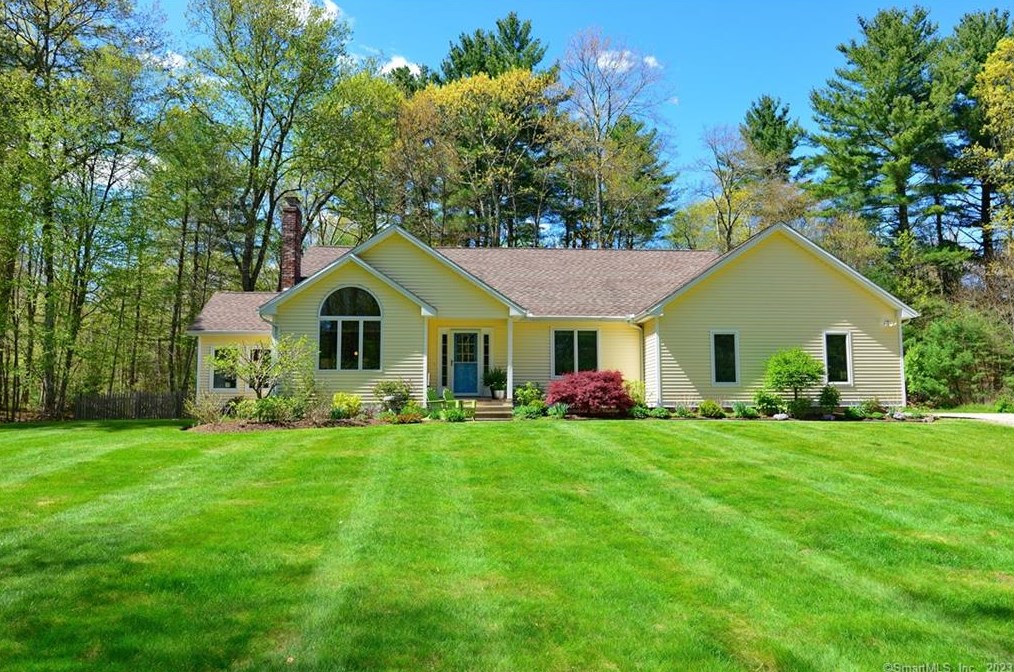 228 Jericho Rd, Pomfret Center, CT 06259