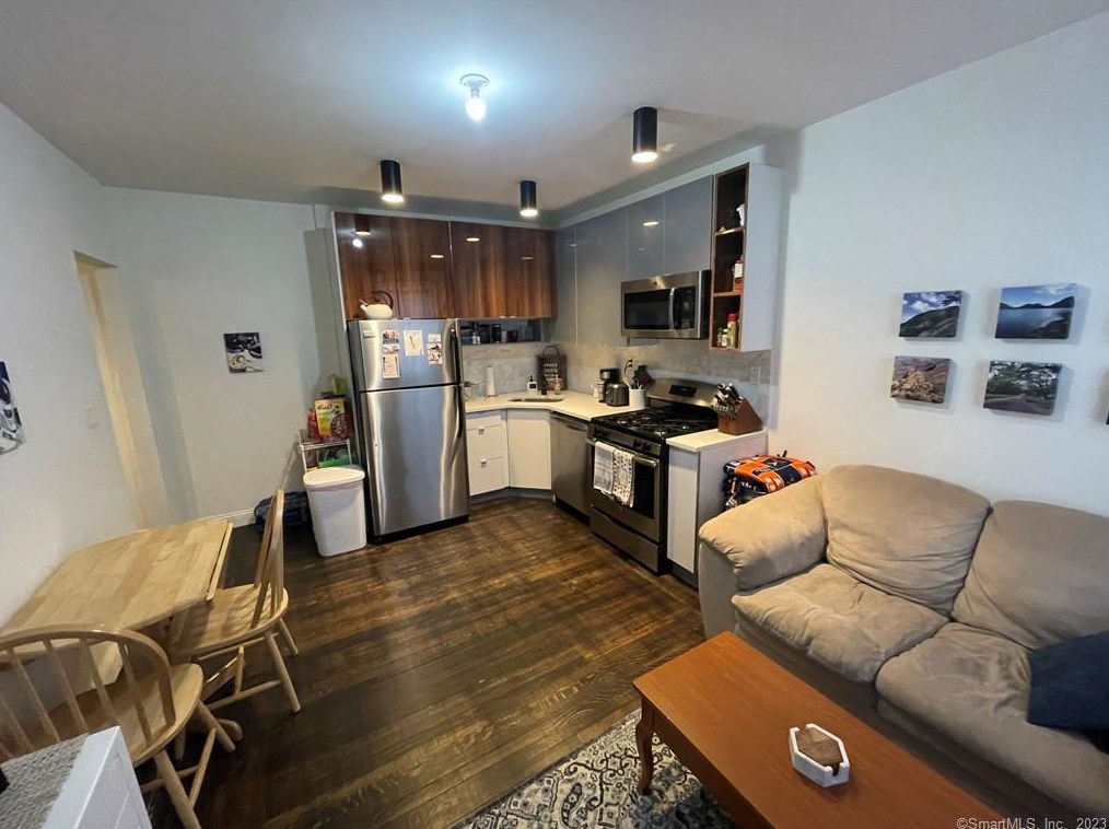516 Orange St #4, New Haven, CT 06511