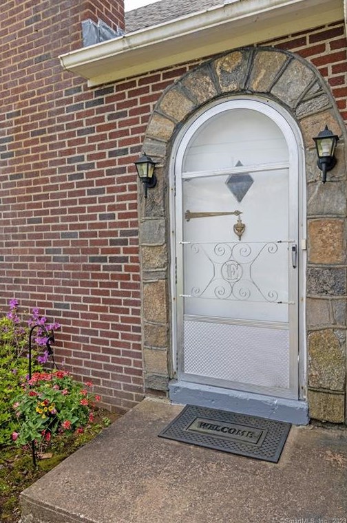 584 Norwich, Colchester, CT 06415