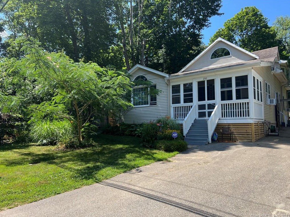 250 Deepwood, Amston, CT 06231