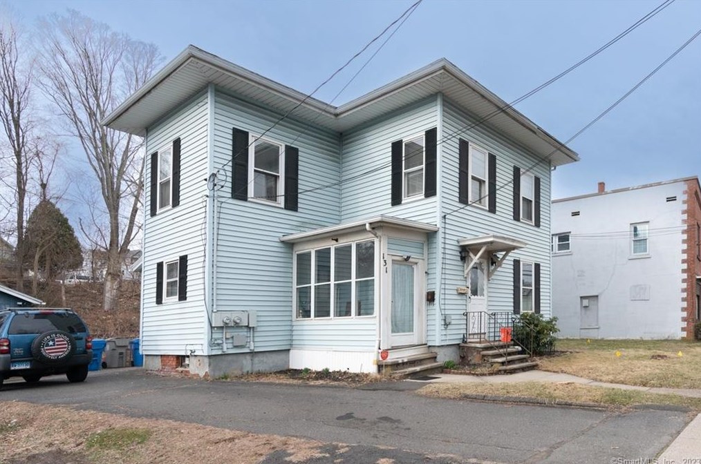 131 Park St, Bristol, CT 06010