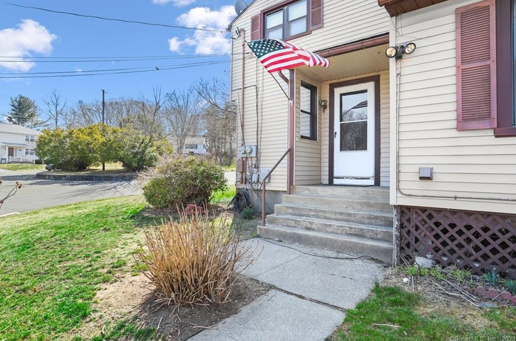 26 Geissler, Huntington, CT 06484