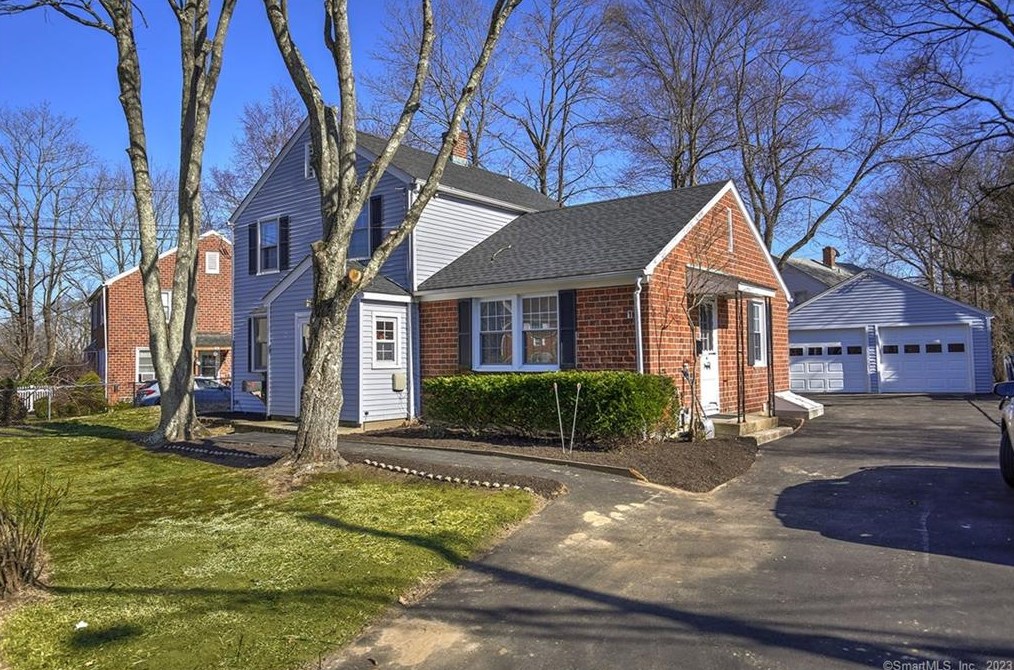 19 Garden Dr, Fairfield, CT 06825-3302