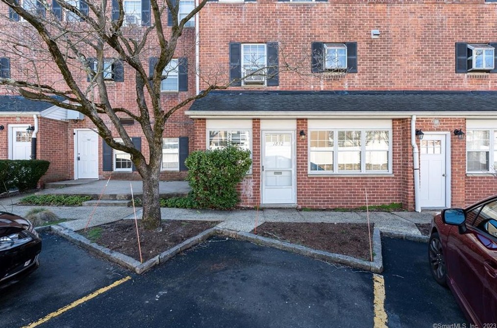 1852 Summer St #1852, Stamford, CT 06905