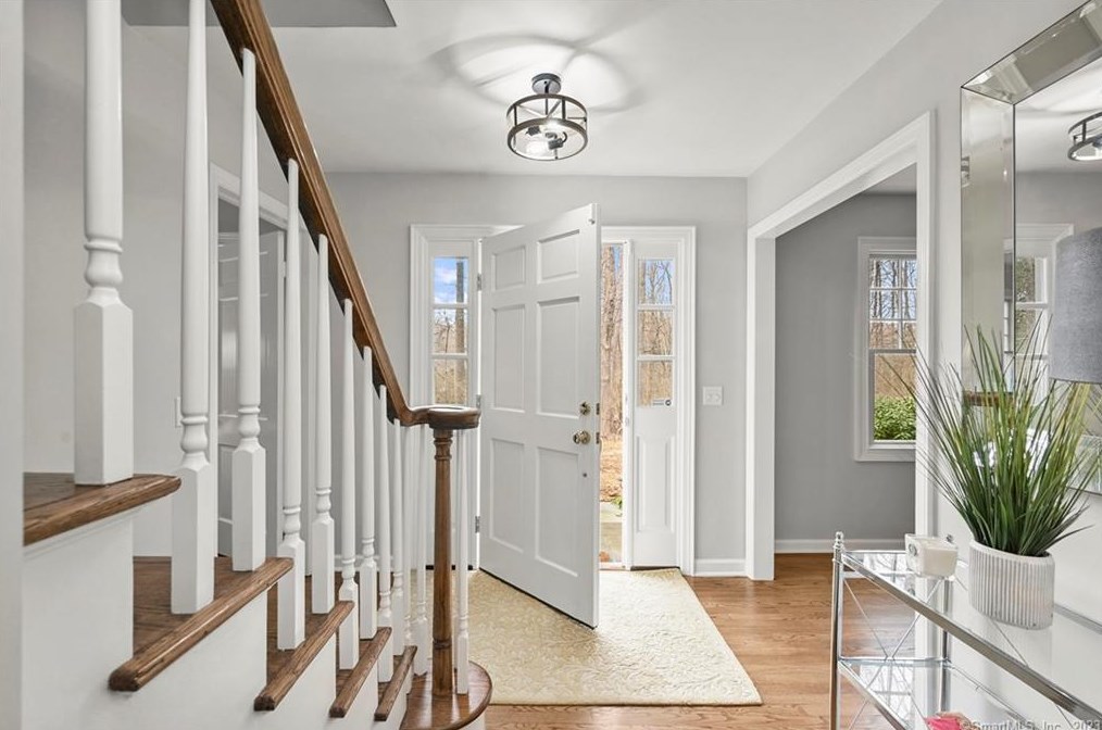 3 Standish Dr, Ridgefield, CT 06877