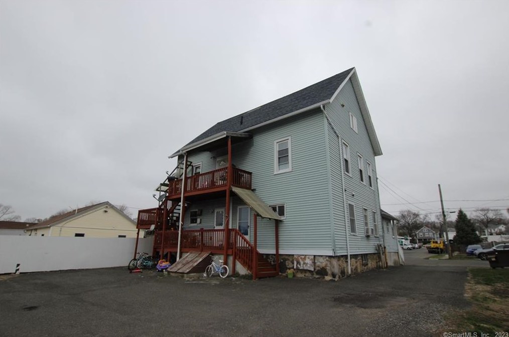 10 Durant St, Danbury, CT 06810