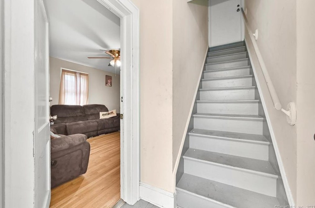 26 Grove St, Danbury, CT 06810