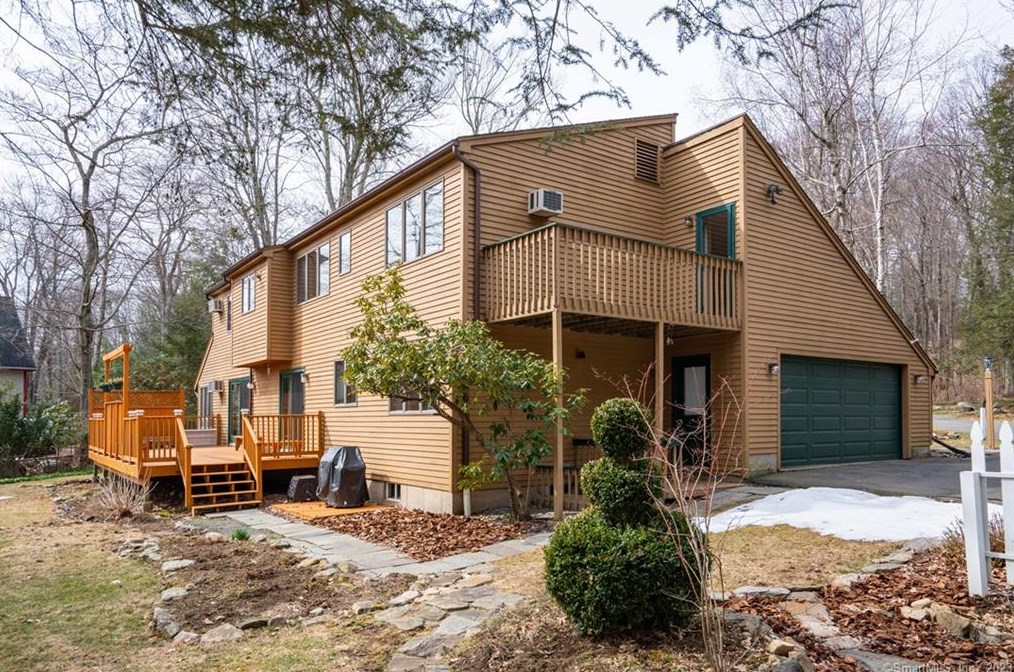 112 Deer Run, Unionville, CT 06013-1828