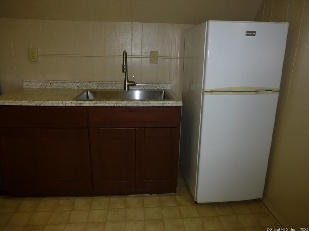 99 N Whittlesey Ave #3, Wallingford, CT 06492