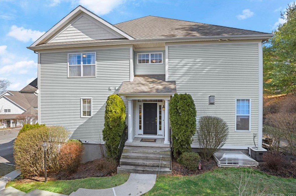 13 Faith Ln #13, Danbury, CT 06810