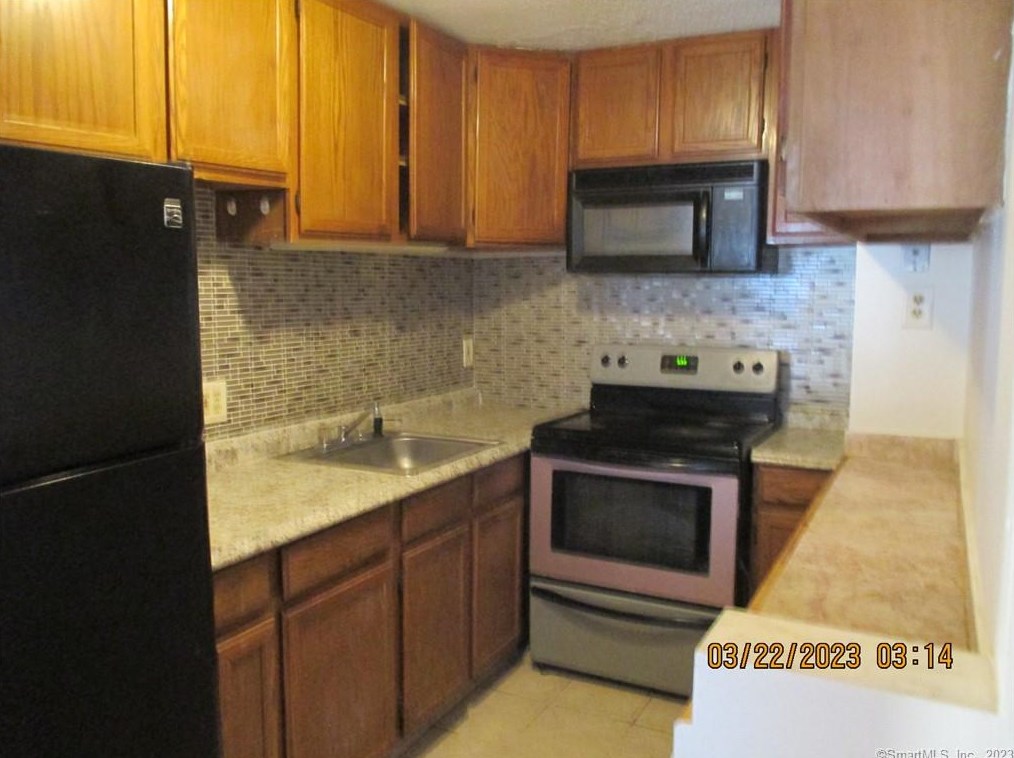 166 Gravel St #b16, Meriden, CT 06450