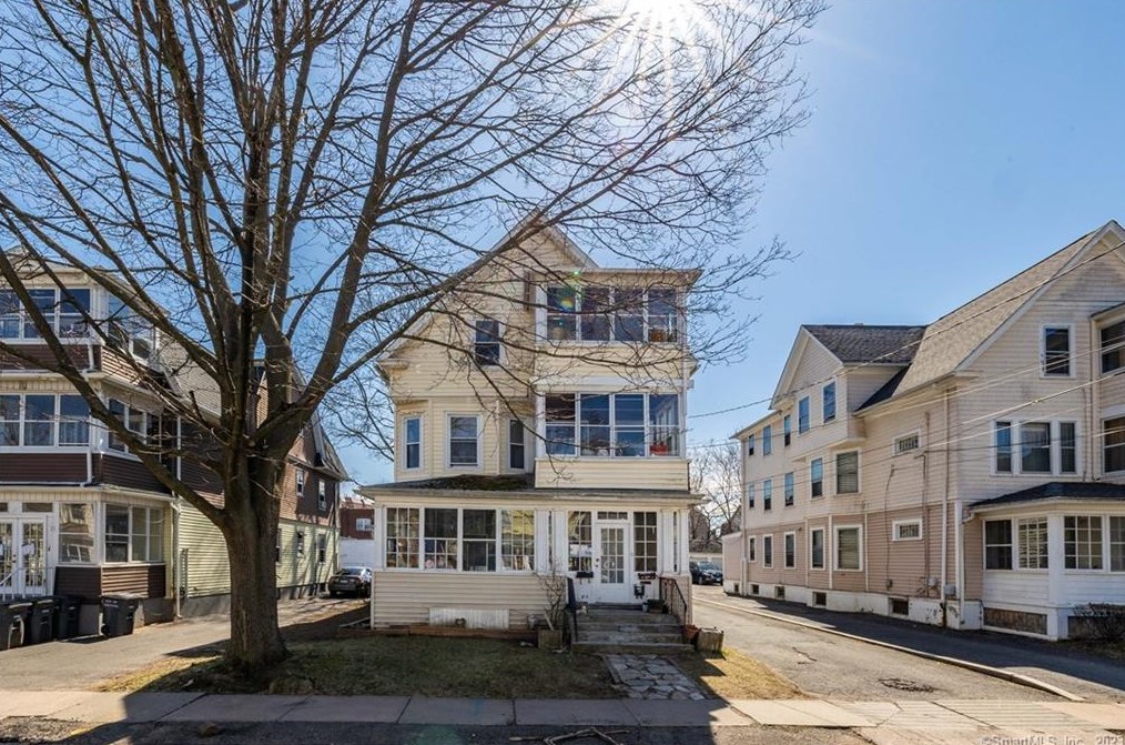23 Mountford St, Hartford, CT 06114-1755