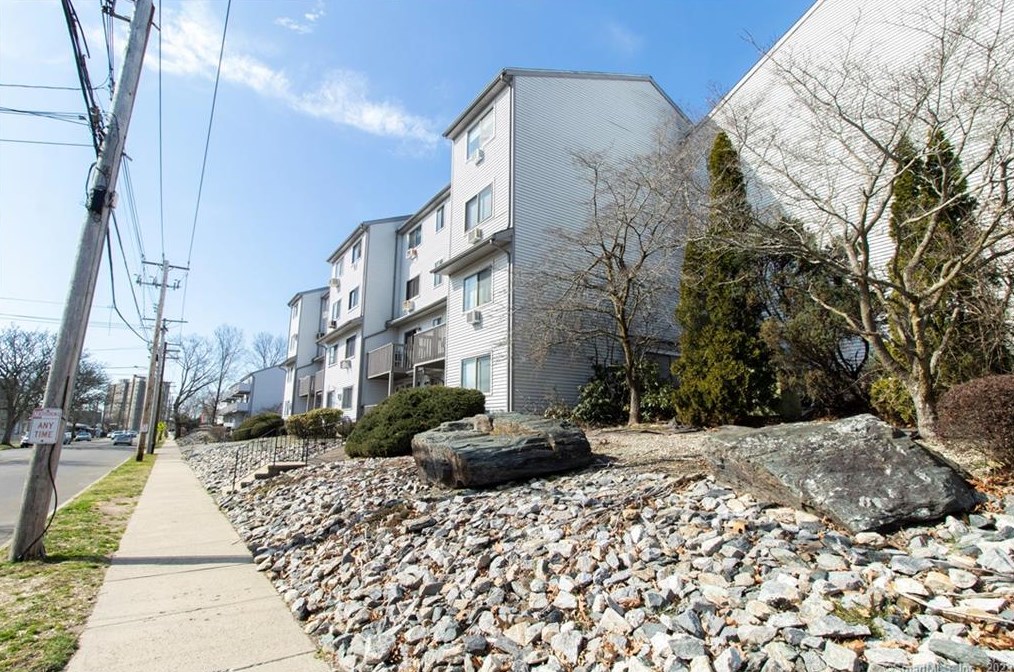 330 Savin Ave #34, New Haven, CT 06516